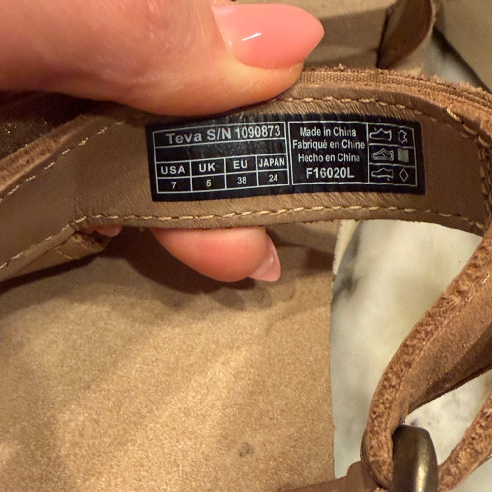 Teva Women’s Platform Sandals in Brown with Adjustable Ankle Strap Size 7 - Picture 4 of 5